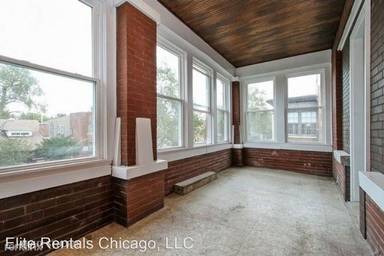 Main picture of 7406 S Crandon Ave