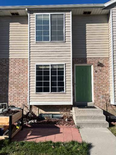 Main picture of 573 E Main St