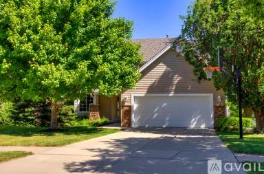 Main picture of 426 S 49th Ct