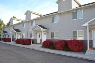 Main picture of 2085 Alan St