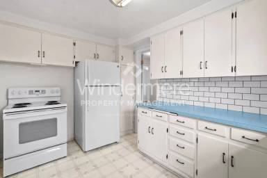 Main picture of 2622 W Heroy Ave