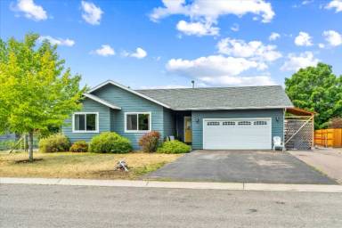 Main picture of 1820 10th Ave W