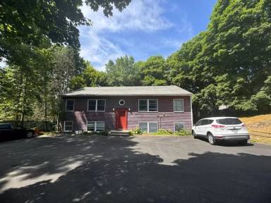 Main picture of 472 Middle St
