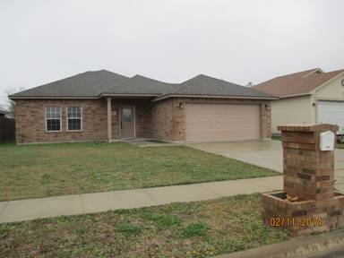 Main picture of 2425 Luzius Dr
