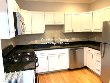 Main picture of 1789 Commonwealth Ave