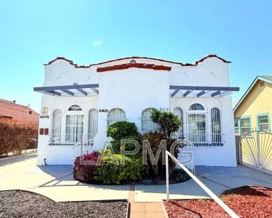 Main picture of 2417 S Burnside Ave