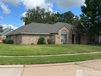 Main picture of 1601 S Lexington Dr