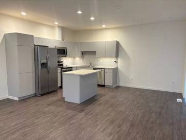 Main picture of 213 N 76th Ave