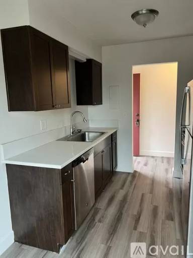 Main picture of 6830 N Columbia Way