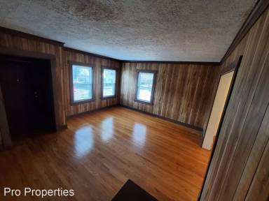 Main picture of 4932 California St