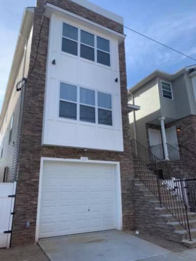 Main picture of 47 N 7th St