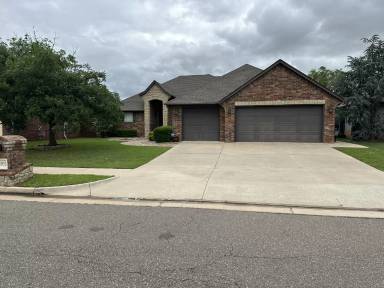 Main picture of 16105 Bravado Pl