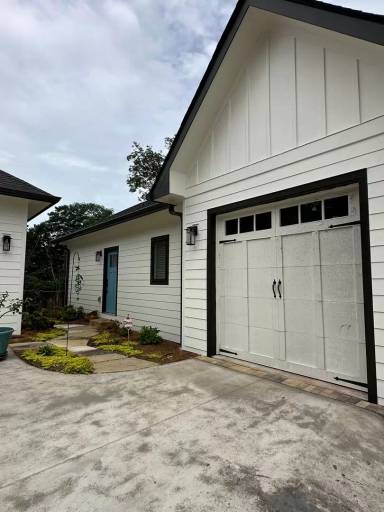 Main picture of 352 Northside Dr