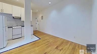 Main picture of 238 E 5th St