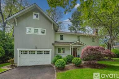 Main picture of 192 Highland Ave