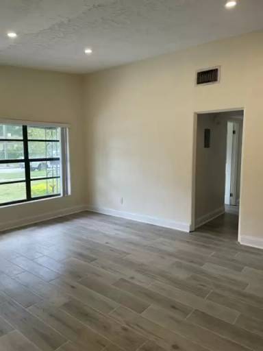 Main picture of 1823 Dover Rd