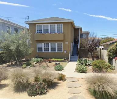 Main picture of 2429 S Cabrillo Ave