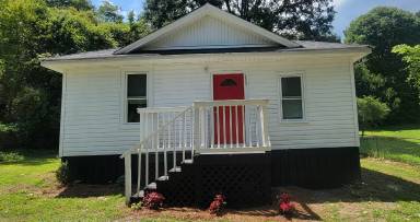 Main picture of 2031 S Pine Dr