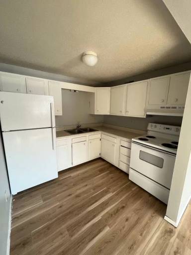 Main picture of 1334 Meadow Ln