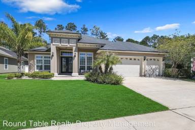 Main picture of 152 Ellsworth Cir