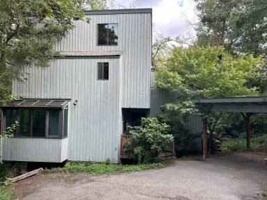 Main picture of 1103 26th Ave E