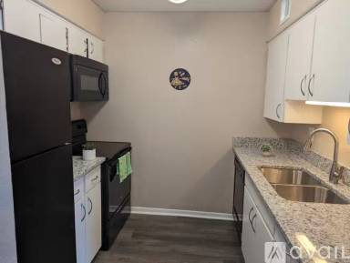 Main picture of 6228 Robinson St