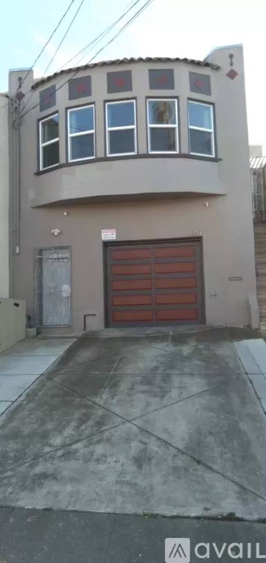 Main picture of 629 Lakeview Ave
