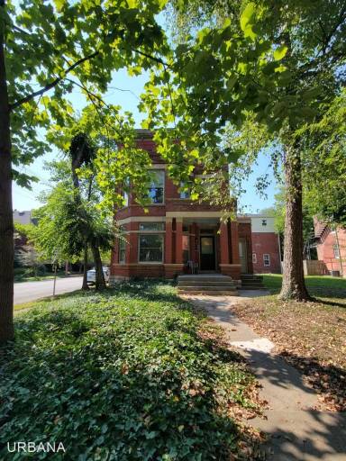 Main picture of 1448 S 1st St