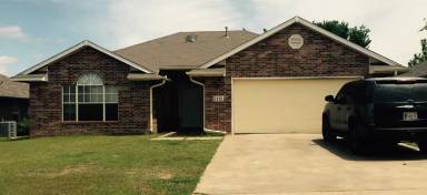 Main picture of 2121 N Burdick St