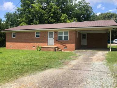 Main picture of 402 Walnut Hill Rd