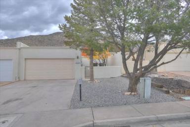 Main picture of 2916 Candelita Ct NE