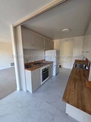 Main picture of 9 Forest Ln