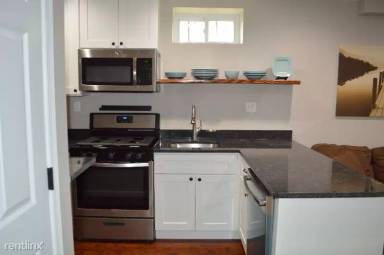 Main picture of 231 Quackenbos St NE