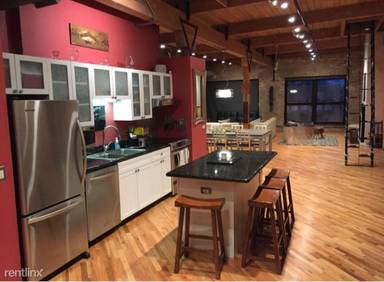 Main picture of 1728 N Damen Ave