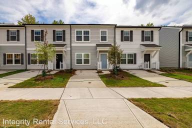 Main picture of 11121 Woodland Creek Way