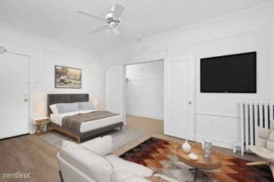Main picture of 1049 W Oakdale Ave