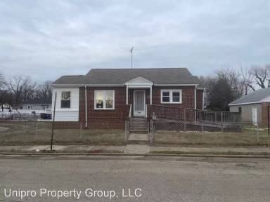Main picture of 100 Yale Ave