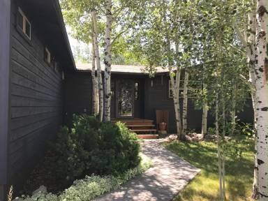 Main picture of 1025 W 8000 S