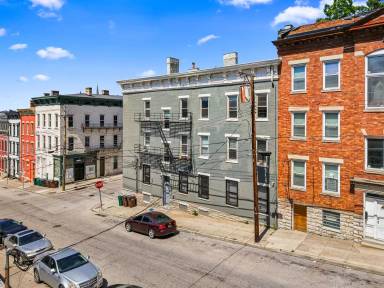 Main picture of 150 East Clifton Ave