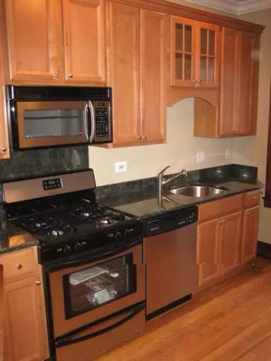 Main picture of 3515 W Argyle St