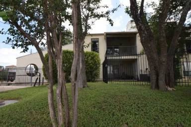 Main picture of Far West Skyline Condominiums