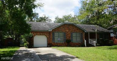 Main picture of 11 Wendy Ln