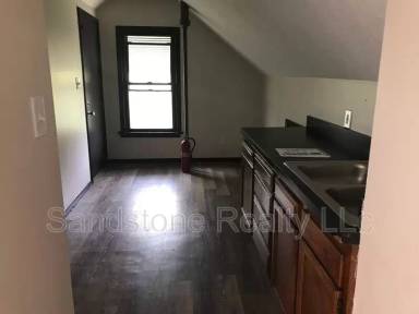 Main picture of 3272 W 88th St