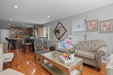 Main picture of 8 Tappan St