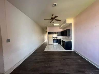 Main picture of 300 N Monroe St
