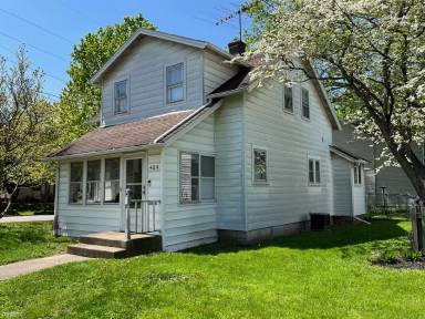 Main picture of 206 E 10th St