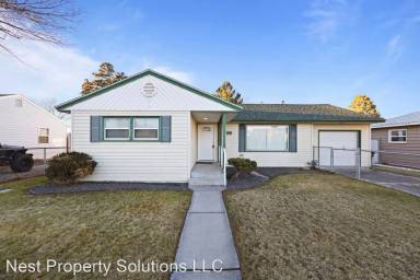 Main picture of 806 S Hawthorne Dr