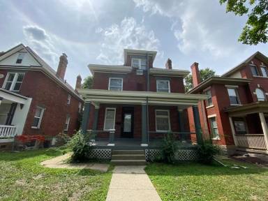 Main picture of 141 E 12th Ave