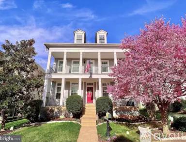 Main picture of 8214 Warfield St