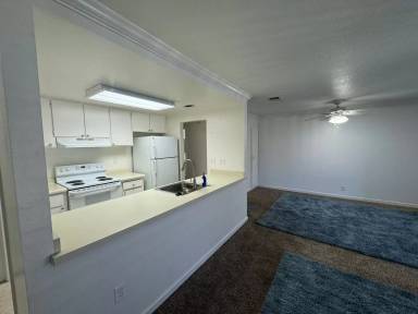 Main picture of 2400 Horizon Ln